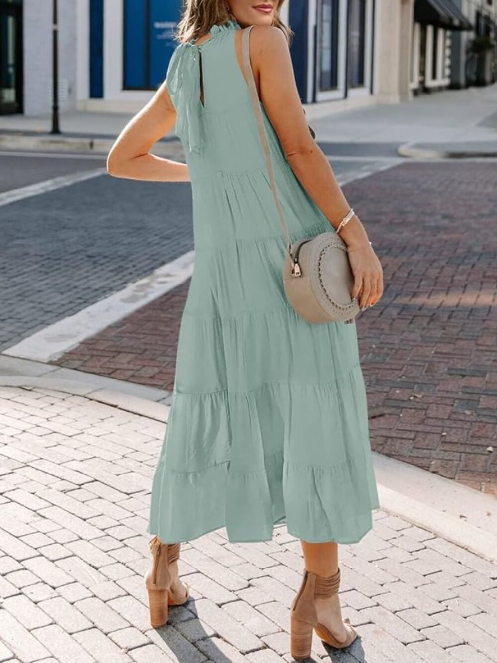 NWT HAEOF Women's Sage Green Sleeveless Halter Maxi Dress Sz L